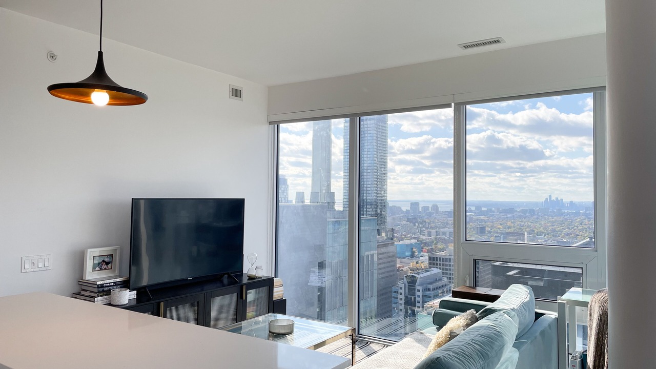 Photo of Livingroom in Bay Street Corridor
