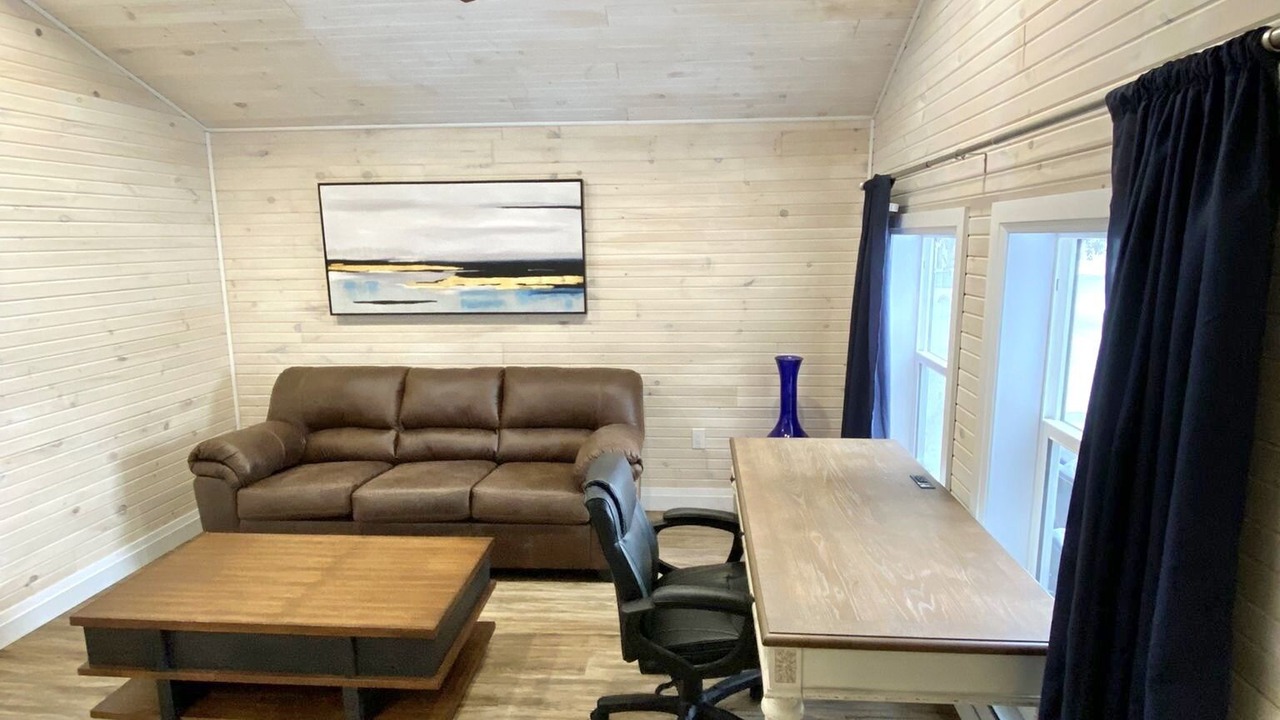 Photo of Livingroom in Wasaga Beach