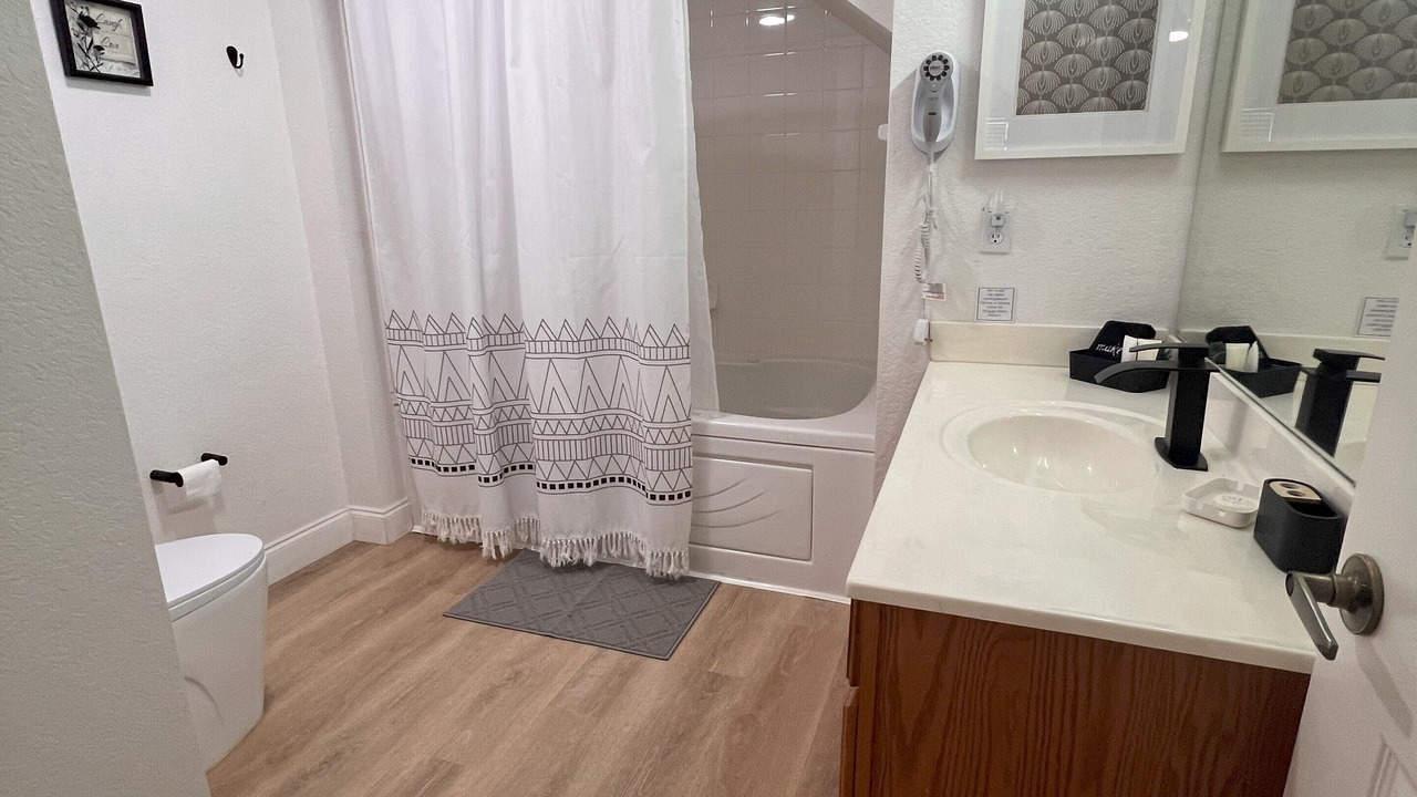 Photo of Bathroom in Venetian Bay Villages