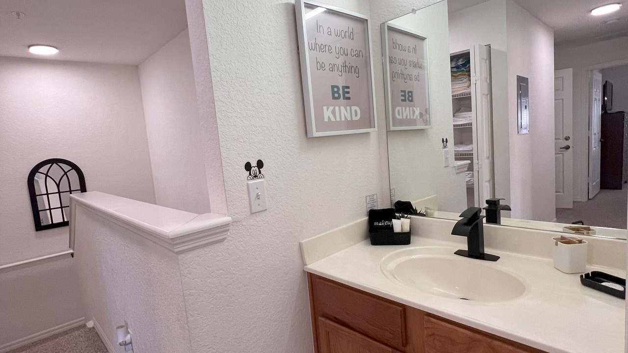 Photo of Bathroom in Venetian Bay Villages