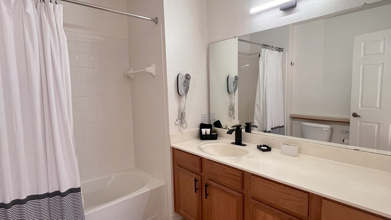 Photo of Bathroom in Venetian Bay Villages