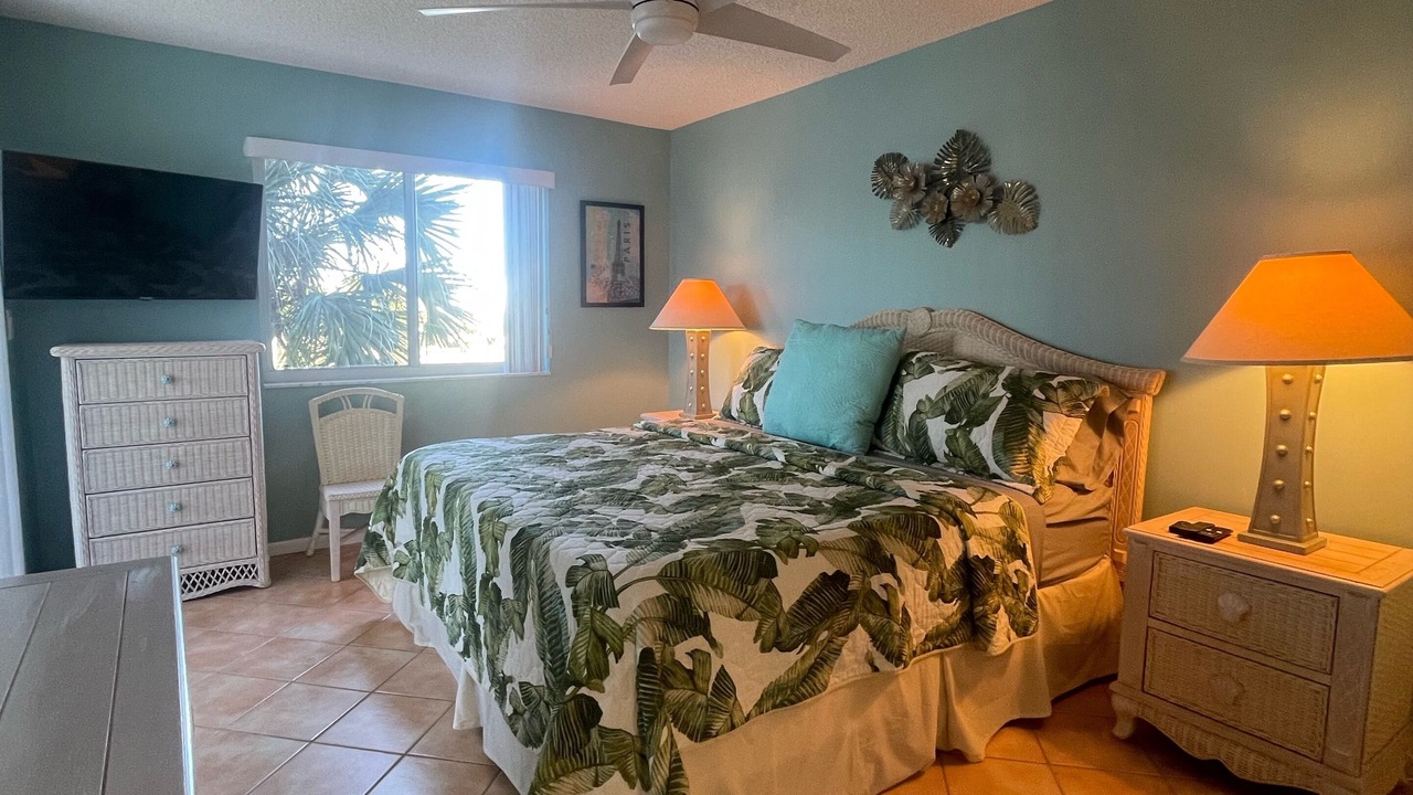 Photo of Bedroom in Jupiter Bay