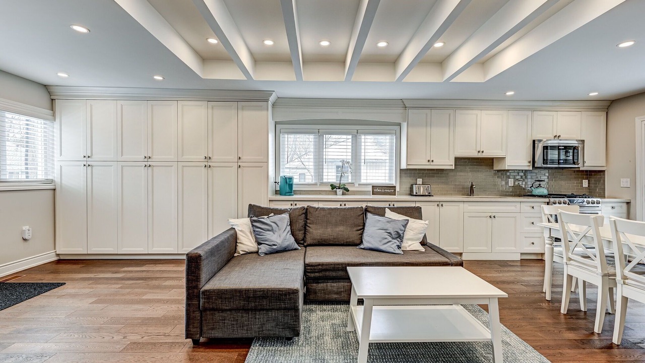 Photo of Livingroom in Jacksons Point