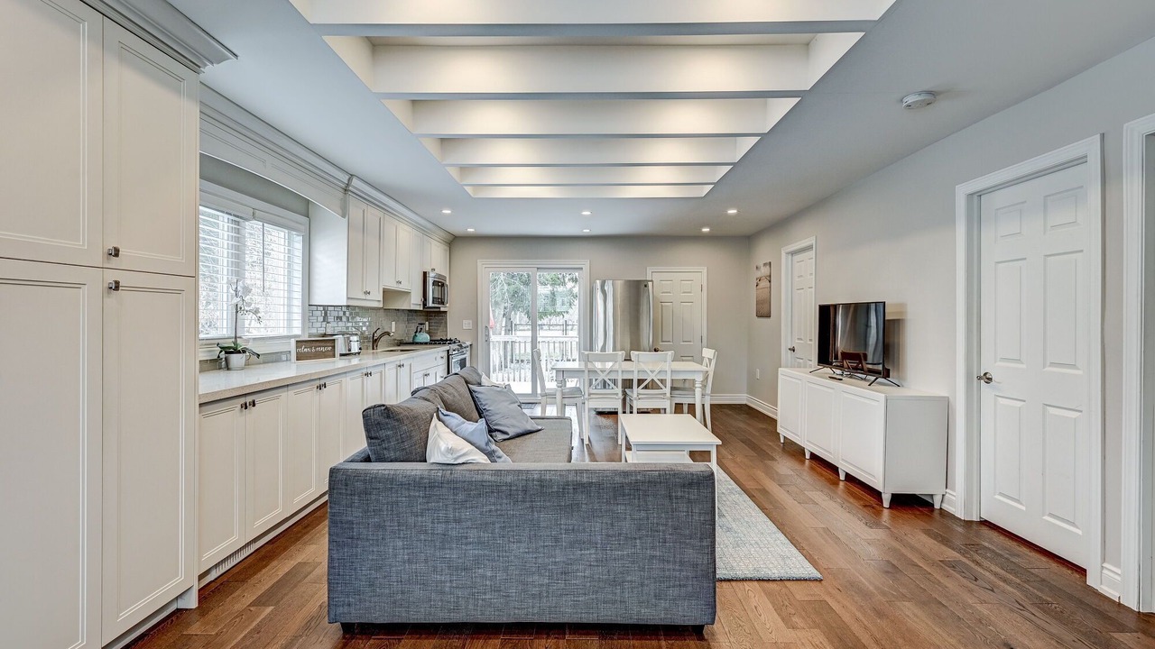 Photo of Livingroom in Jacksons Point
