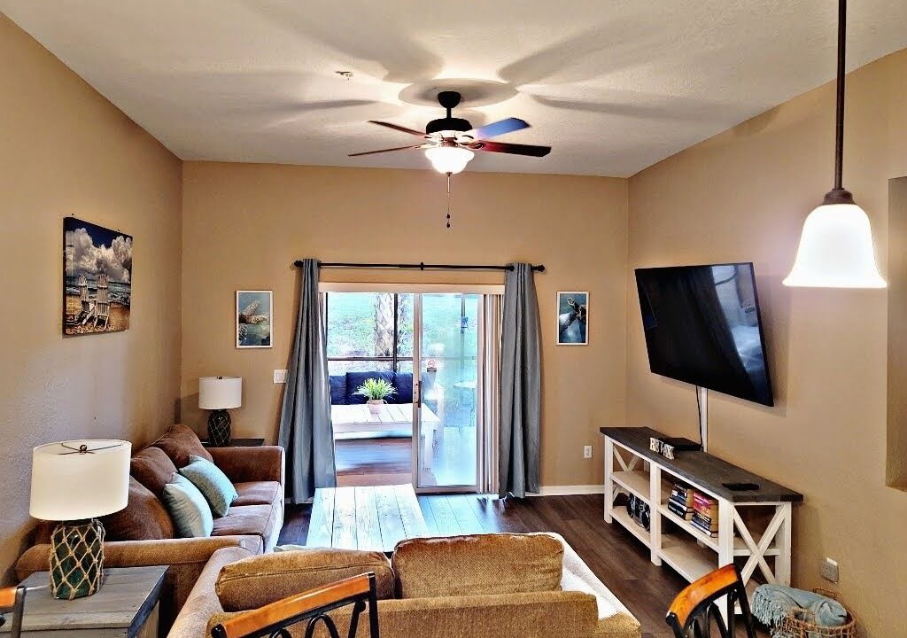 Photo of Livingroom in Lake Davenport Estates