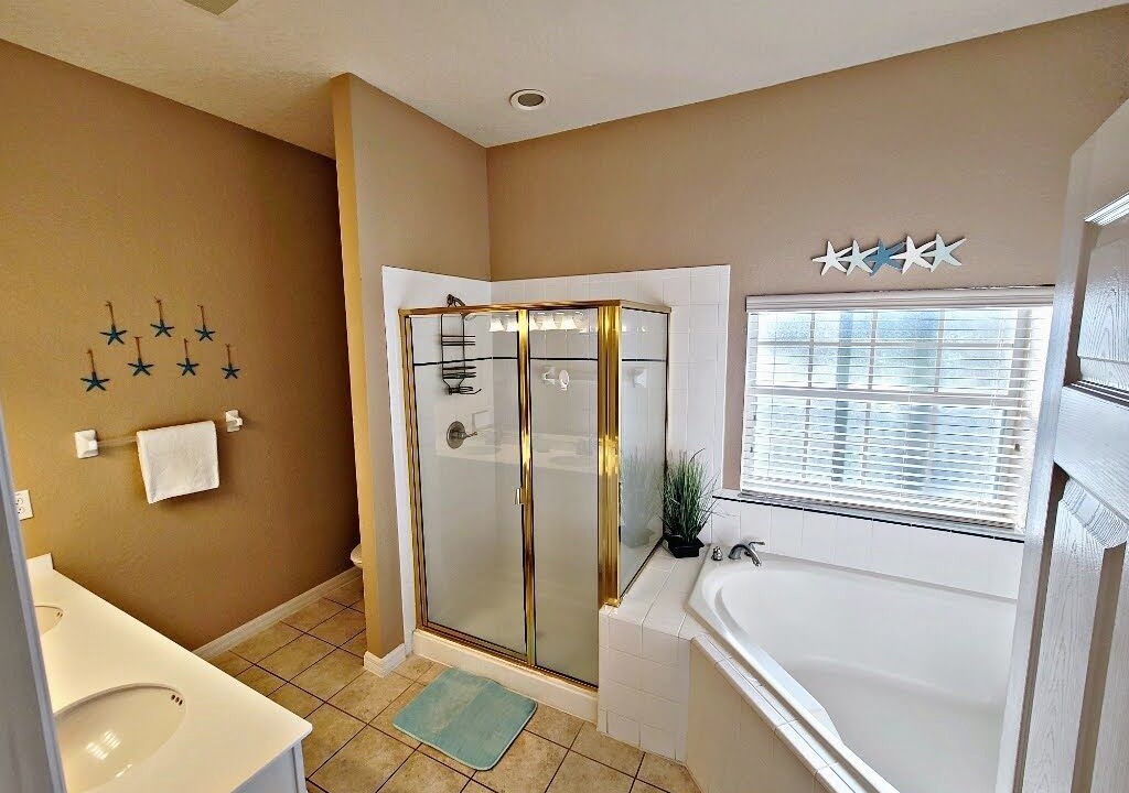 Photo of Bathroom in Lake Davenport Estates