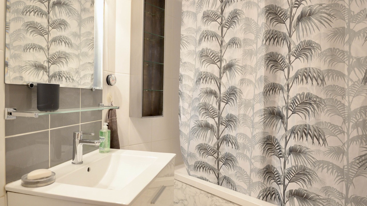 Photo of Bathroom in Saint-Ouen
