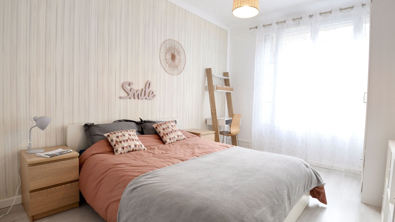 Photo of Bedroom in Saint-Ouen