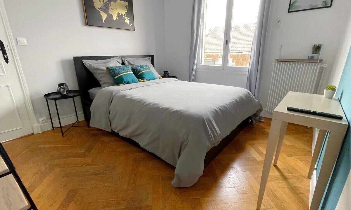 Photo of Bedroom in Tremblay-en-France