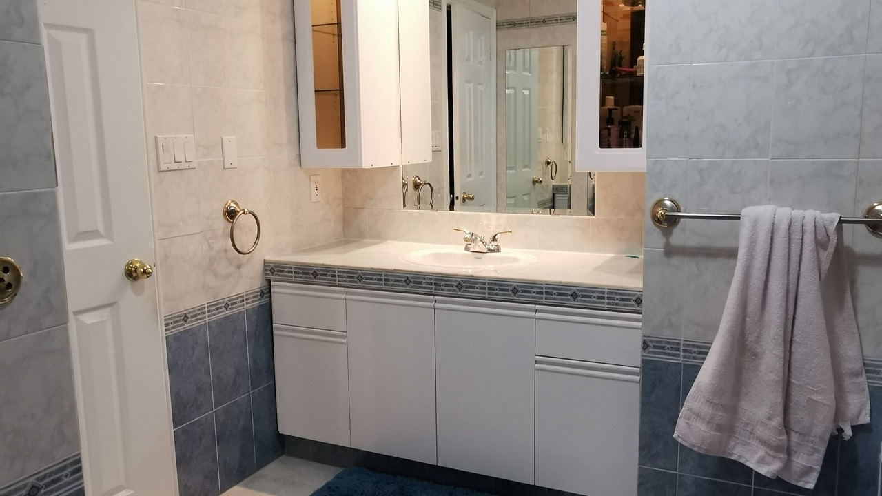 Photo of Bathroom in Lisgar