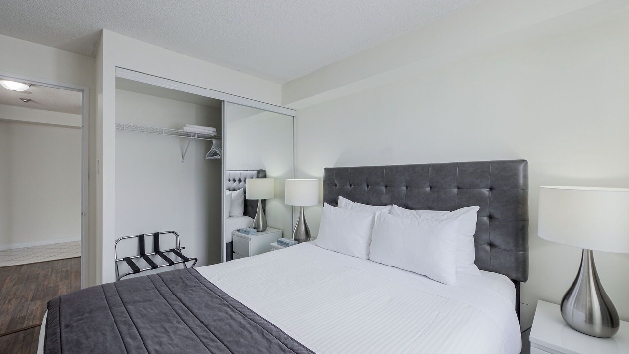 Photo of Bedroom in Bay Street Corridor