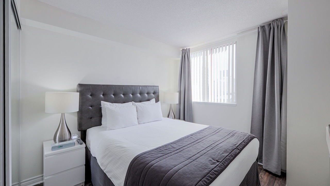 Photo of Bedroom in Bay Street Corridor