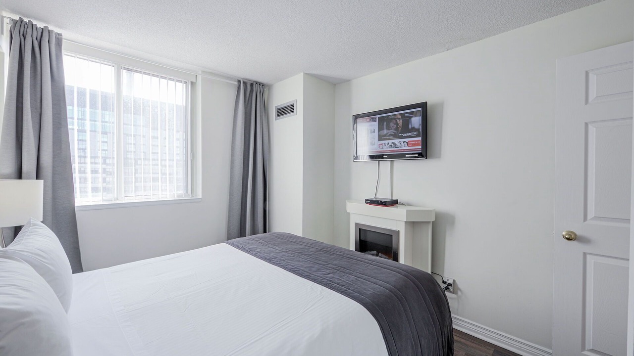 Photo of Bedroom in Bay Street Corridor