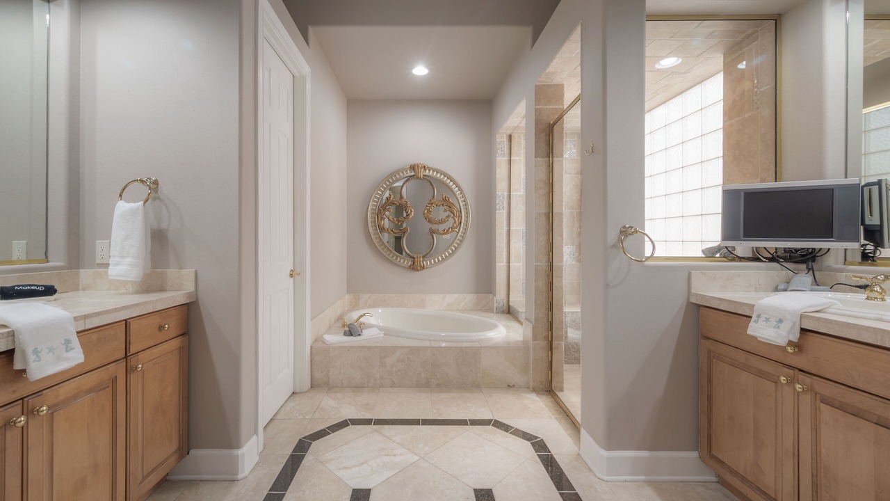 Photo of Bathroom in Lake Magdalene