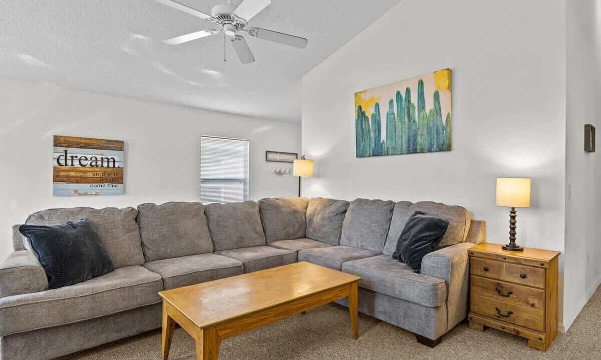 Photo of Livingroom in Haines City