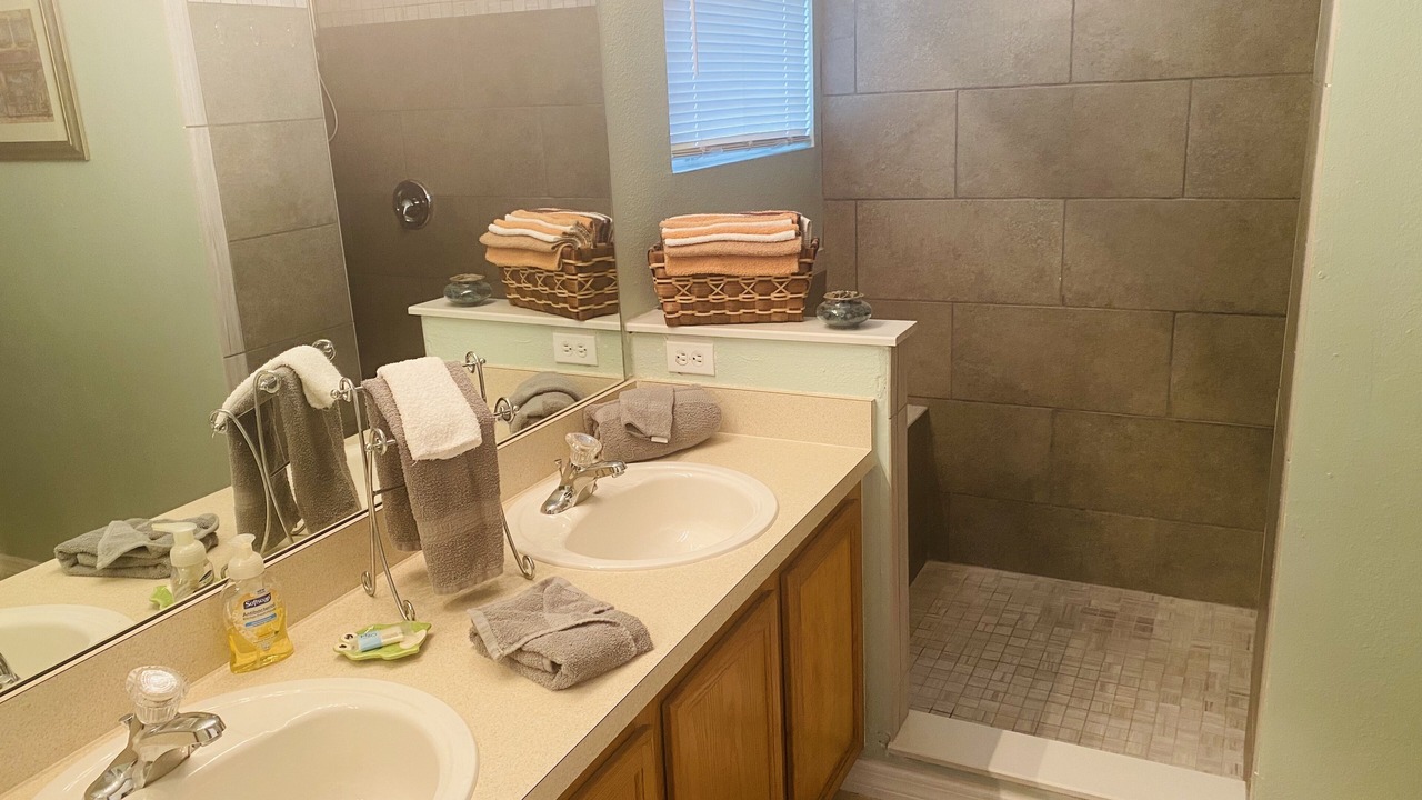 Photo of Bathroom in Sunset Ridge