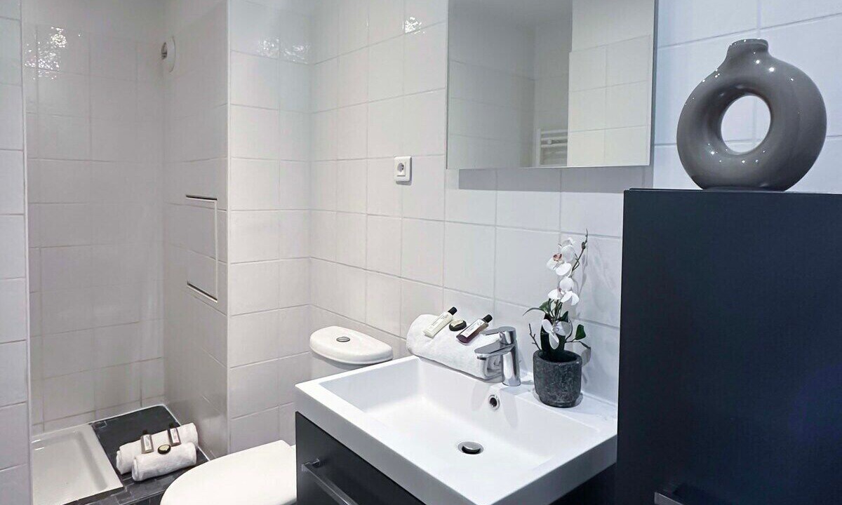 Photo of Bathroom in Porte-Saint-Martin