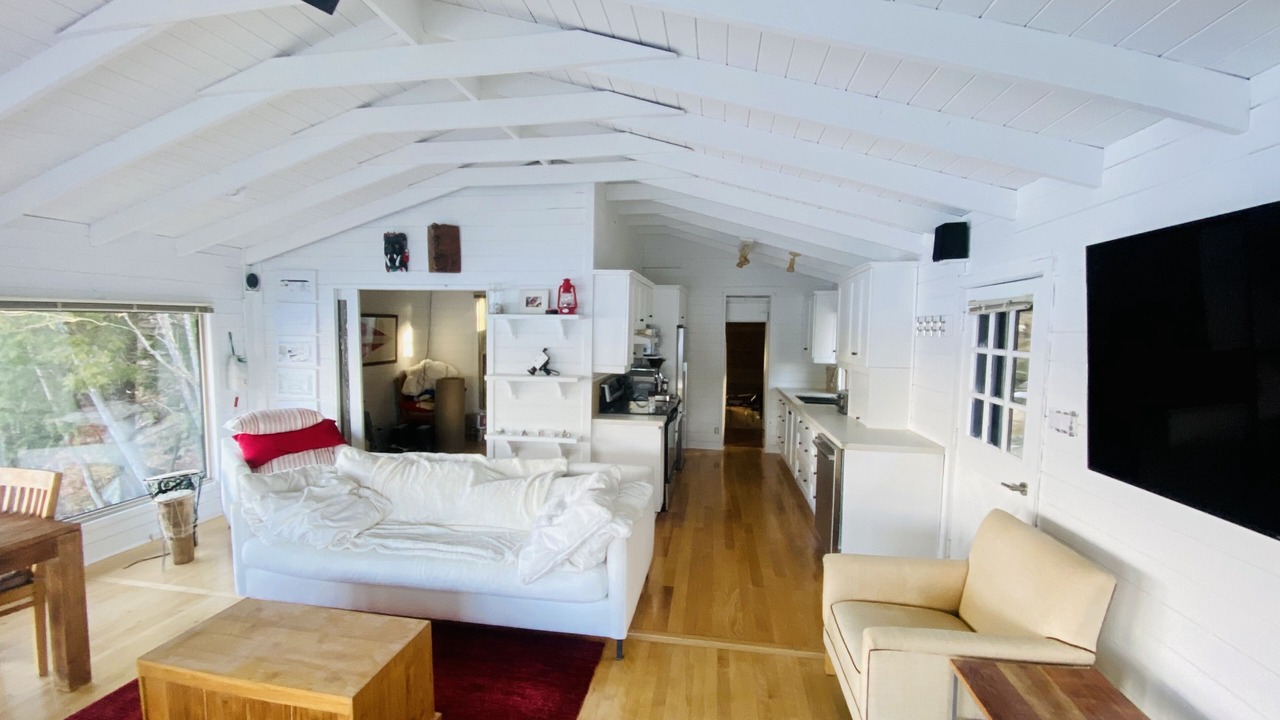 Photo of Livingroom in Muskoka Lakes