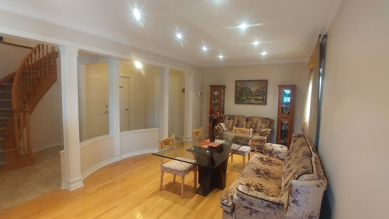 Photo of Livingroom in Richmond Hill