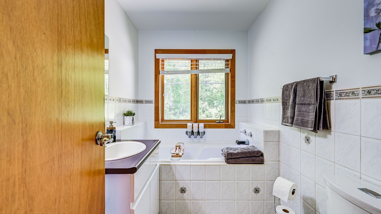 Photo of Bathroom in Penetanguishene