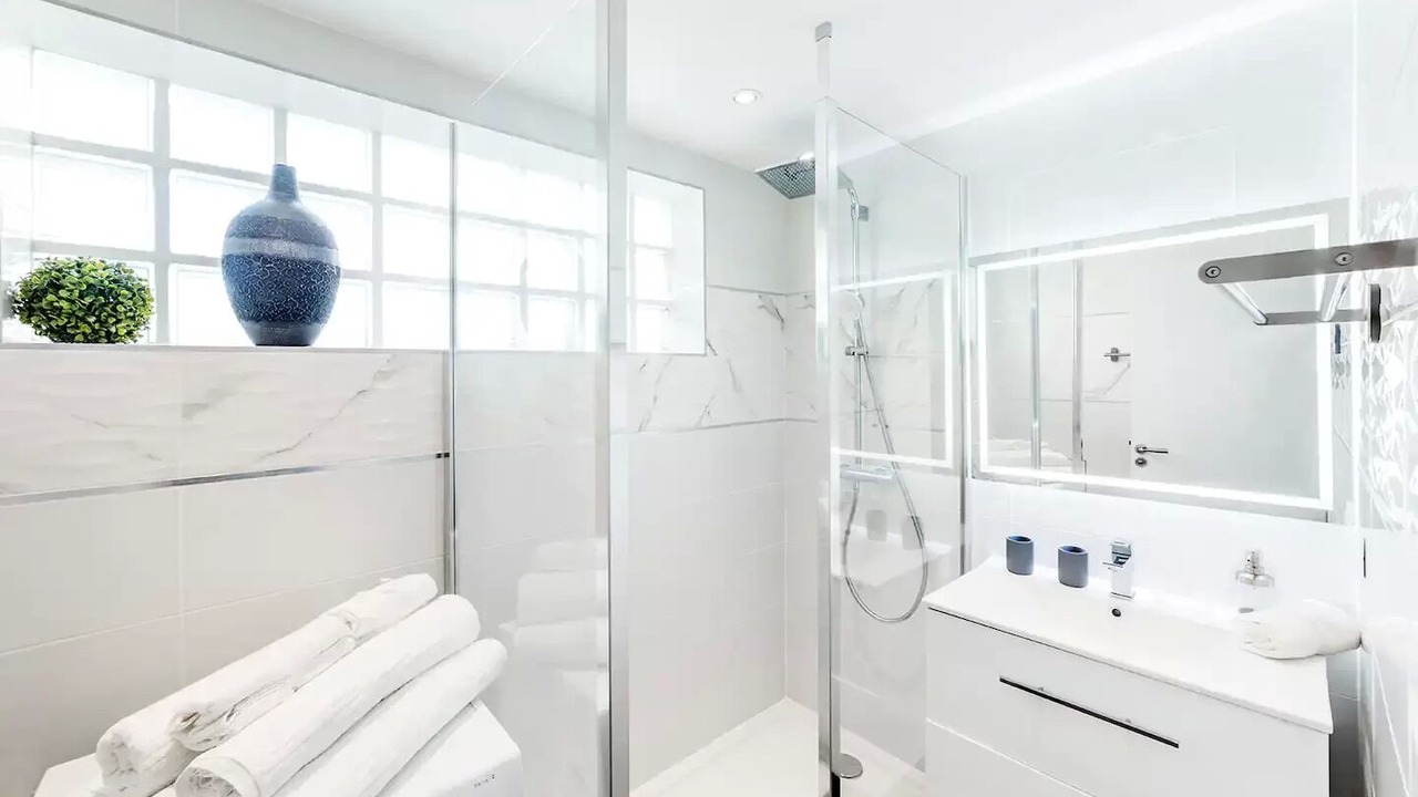 Photo of Bathroom in Villejuif