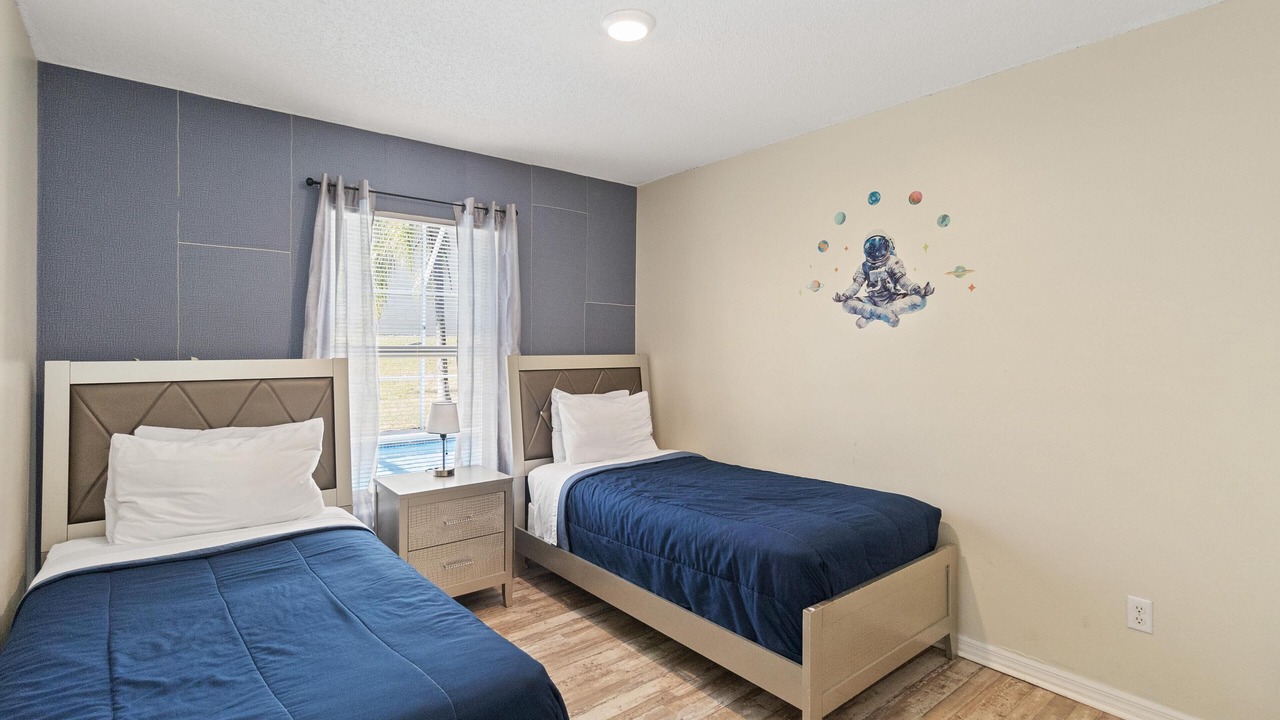 Photo of Bedroom in Lake Davenport Estates