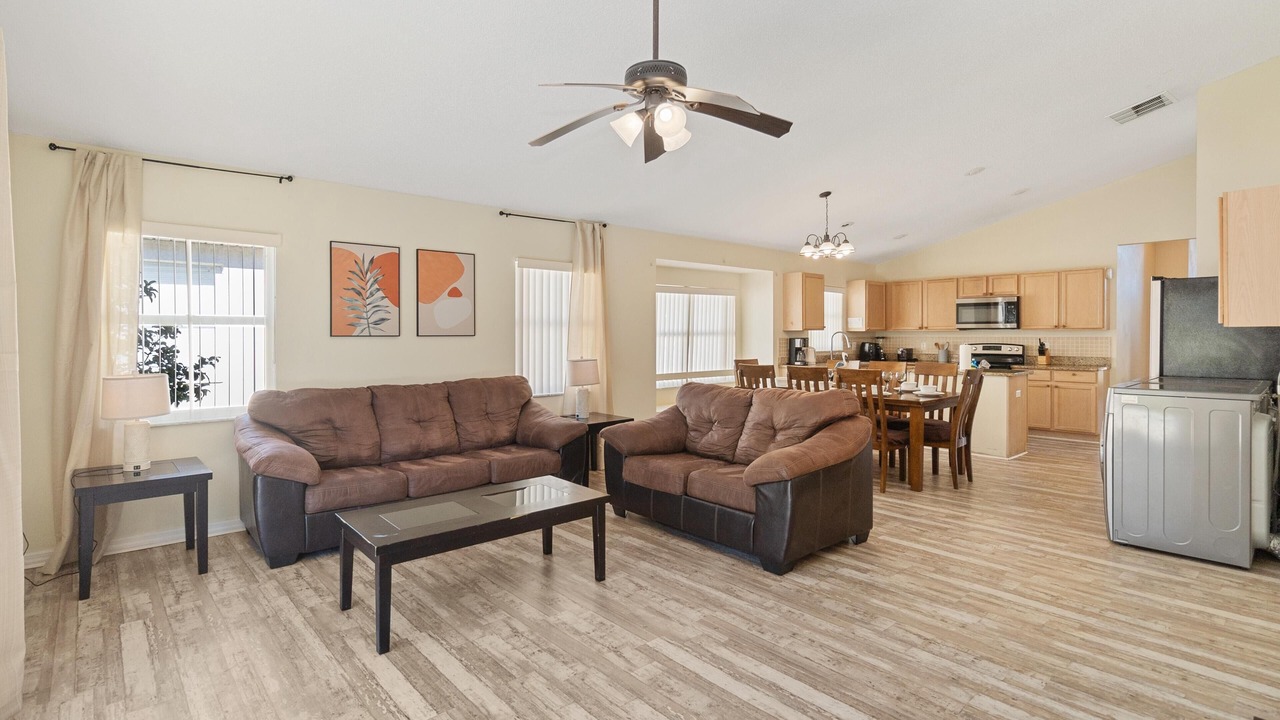 Photo of Livingroom in Lake Davenport Estates