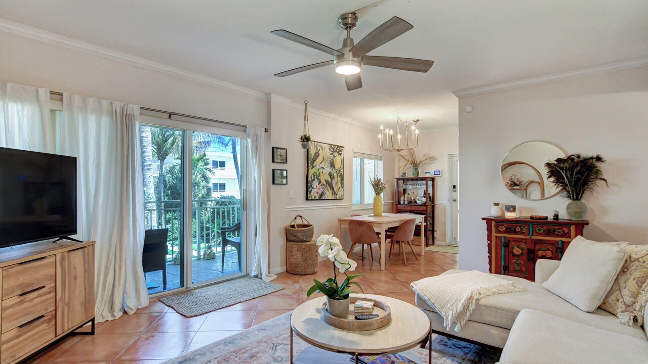 Photo of Livingroom in Ocean Ridge