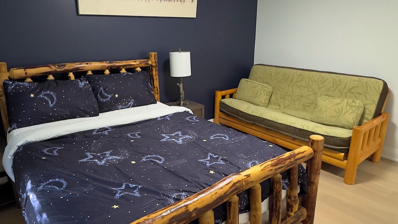 Photo of Bedroom in Muskoka Lakes