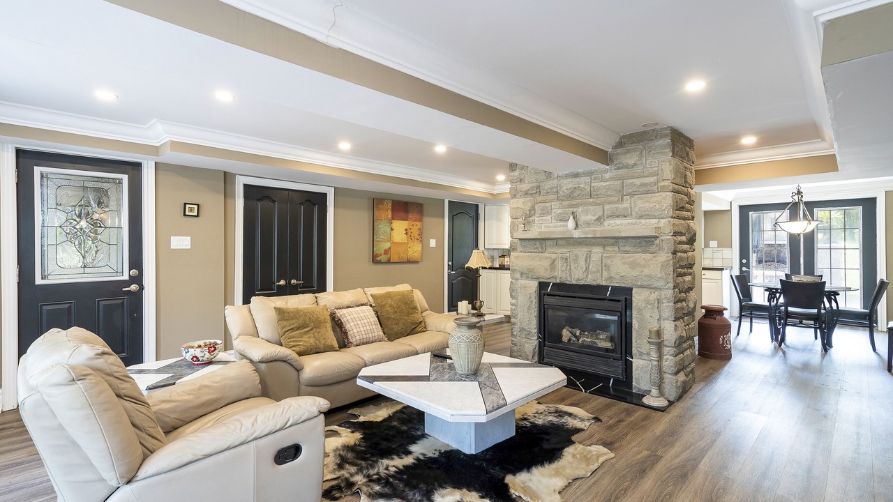 Photo of Livingroom in Wasaga Beach