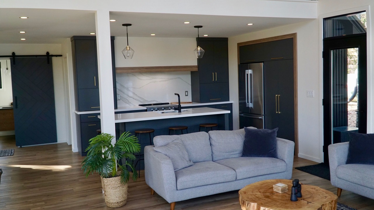 Photo of Livingroom in Unorganized Centre Parry Sound