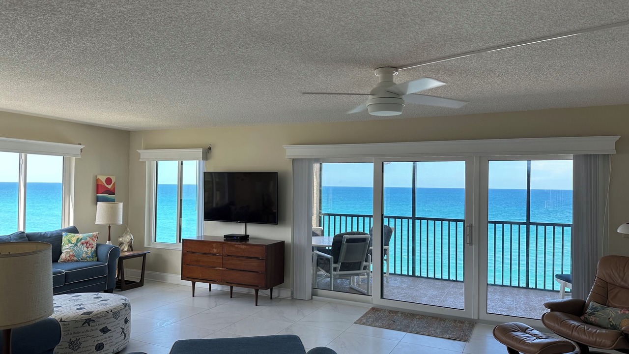 Photo of Livingroom in Melbourne Beach