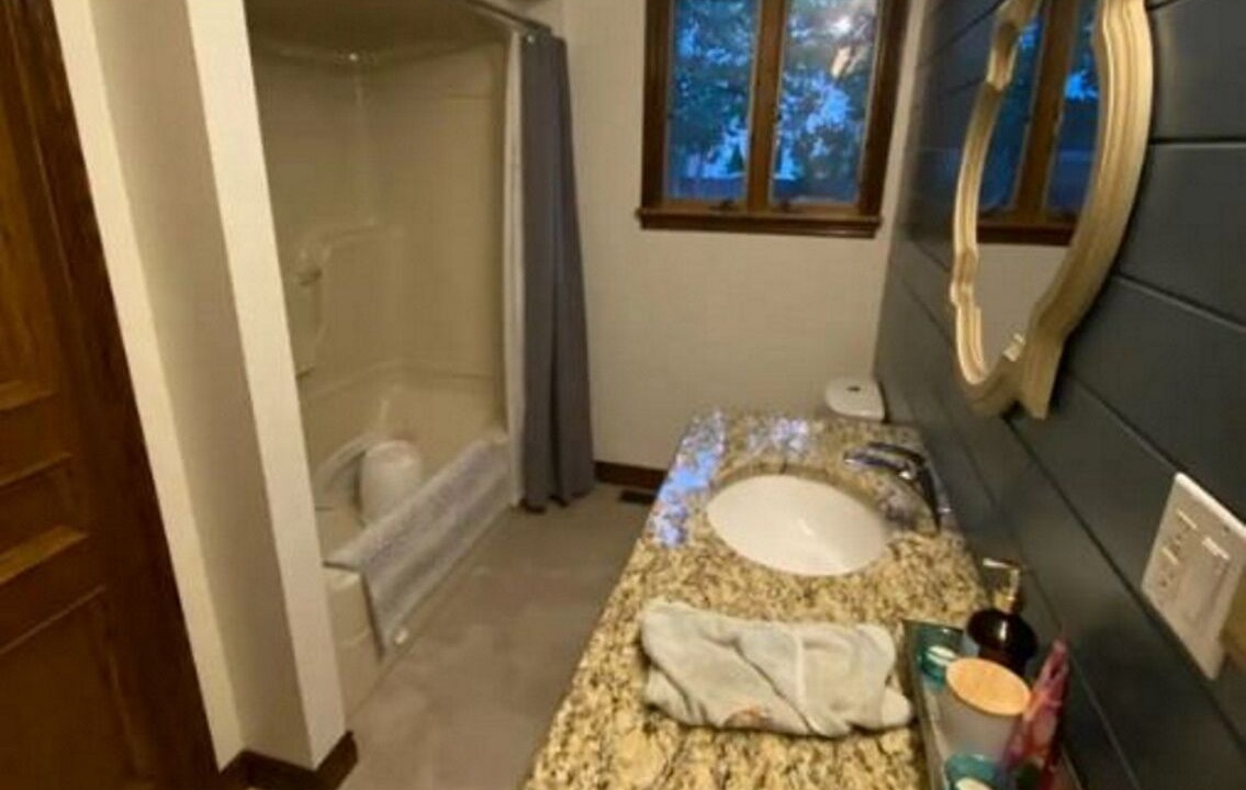 Photo of Bathroom in Amherstburg