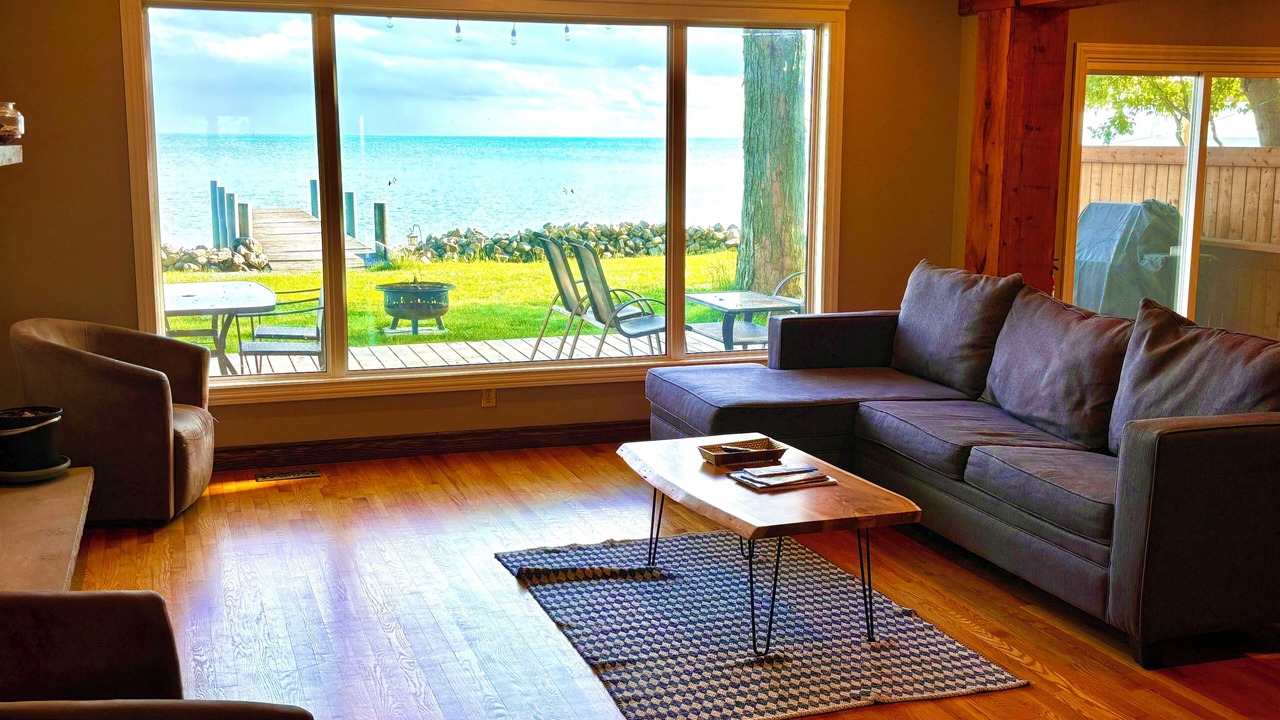 Photo of Livingroom in Amherstburg