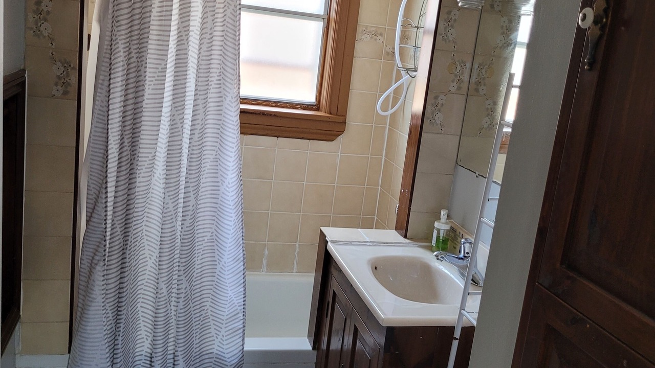 Photo of Bathroom in Dorset Park