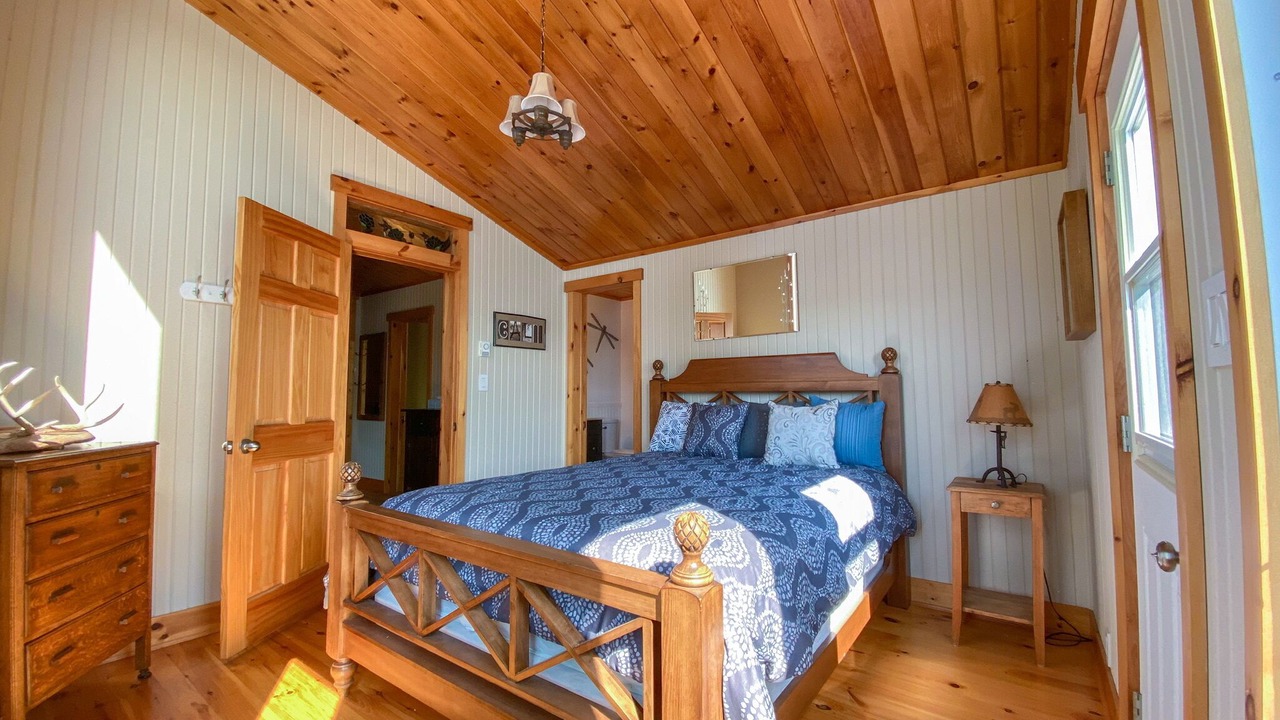 Photo of Bedroom in Georgian Bay
