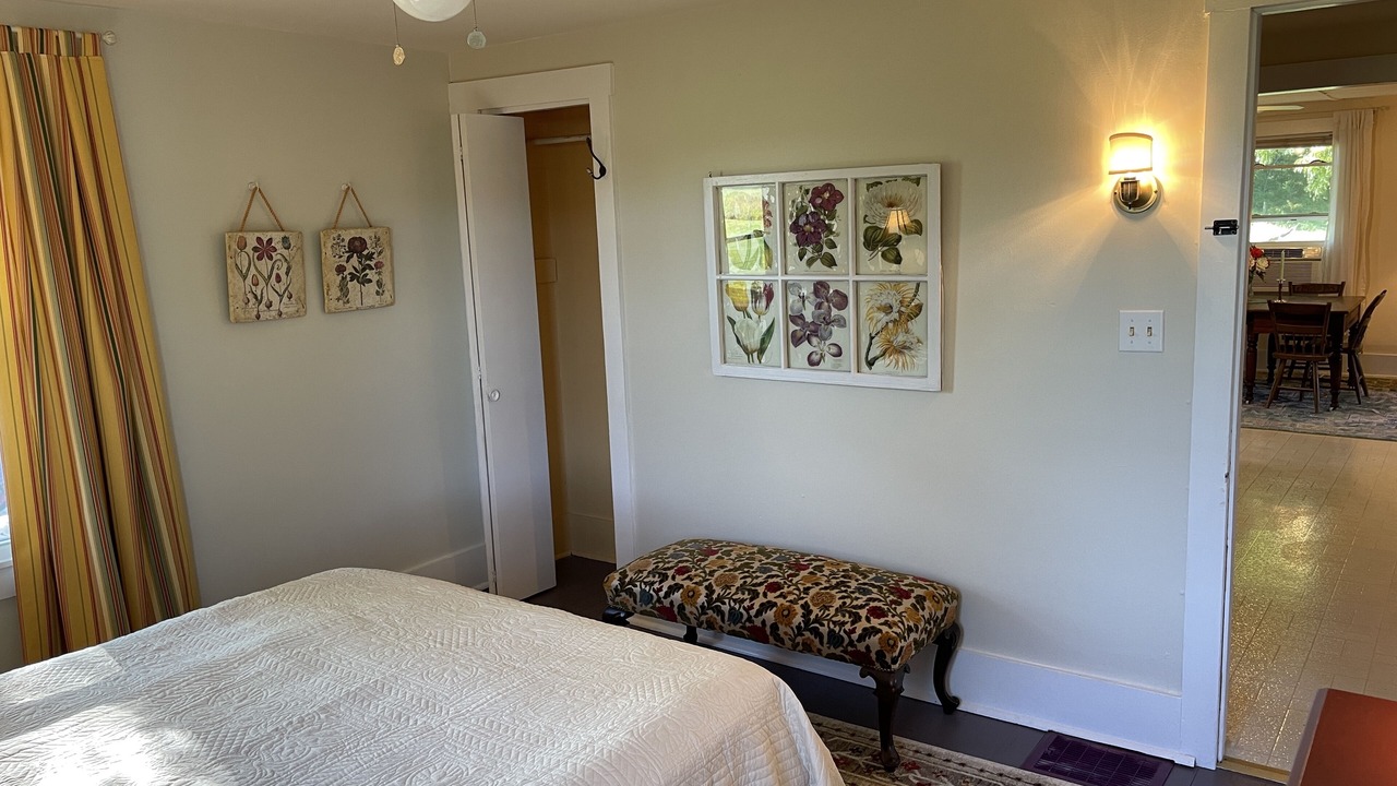 Photo of Bedroom in Belleville