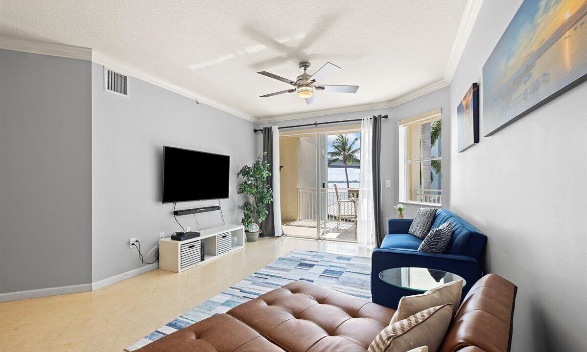 Photo of Livingroom in Stuart