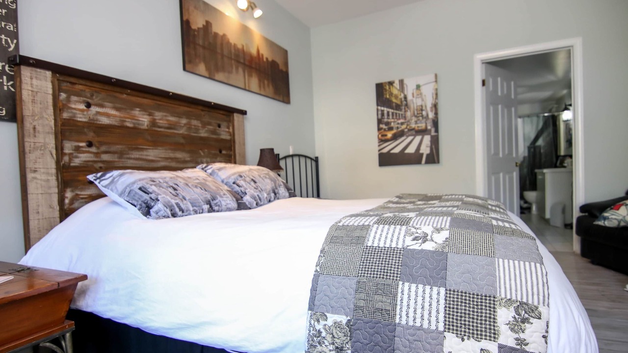 Photo of Bedroom in Bracebridge
