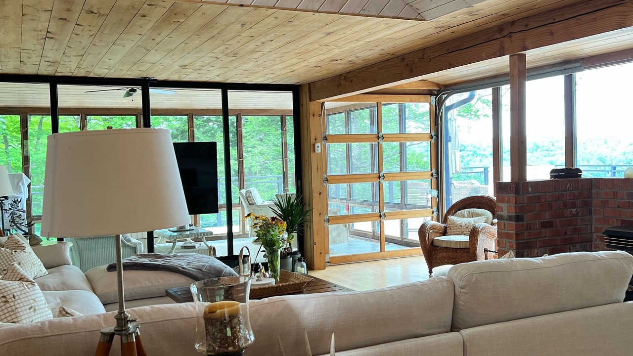 Photo of Bedroom in Muskoka Lakes