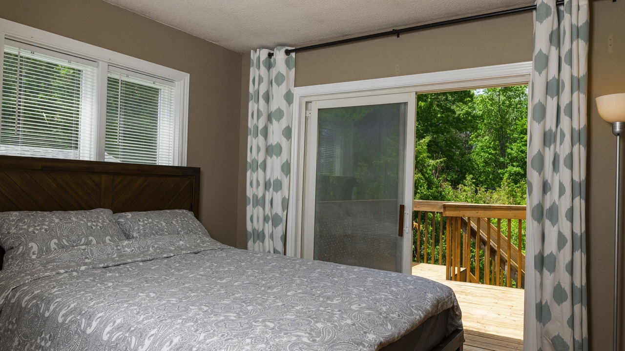 Photo of Bedroom in Alcona