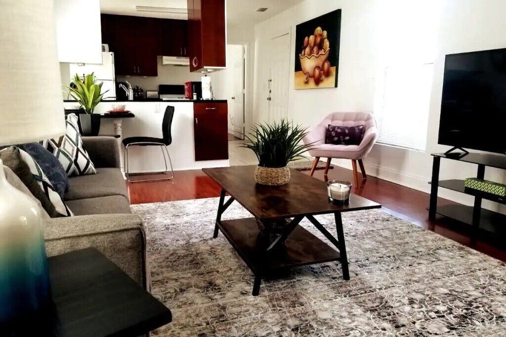 Photo of Livingroom in North Hyde Park
