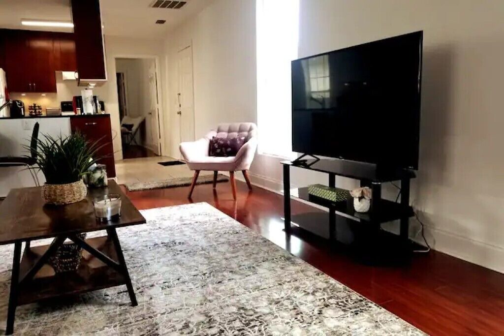 Photo of Livingroom in North Hyde Park