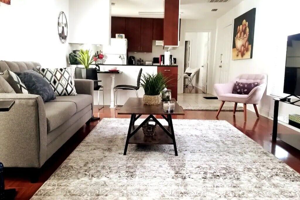 Photo of Livingroom in North Hyde Park