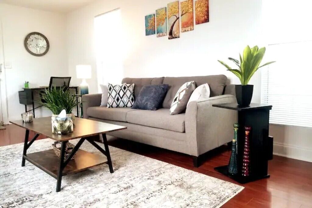 Photo of Livingroom in North Hyde Park