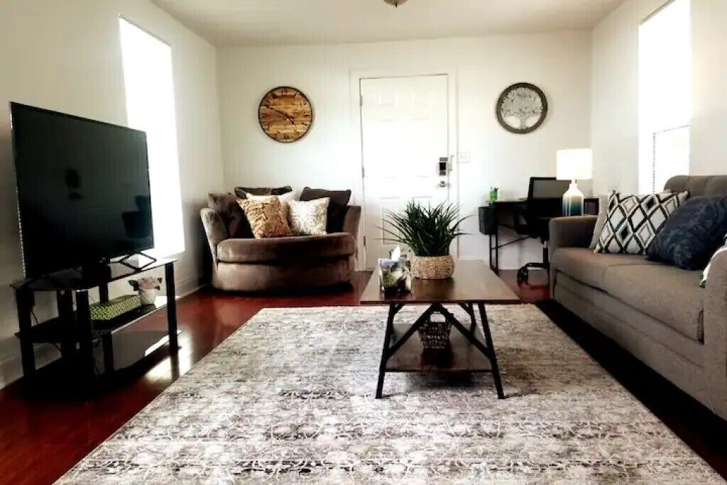 Photo of Livingroom in North Hyde Park