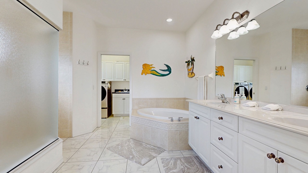 Photo of Bathroom in Gulf Cove