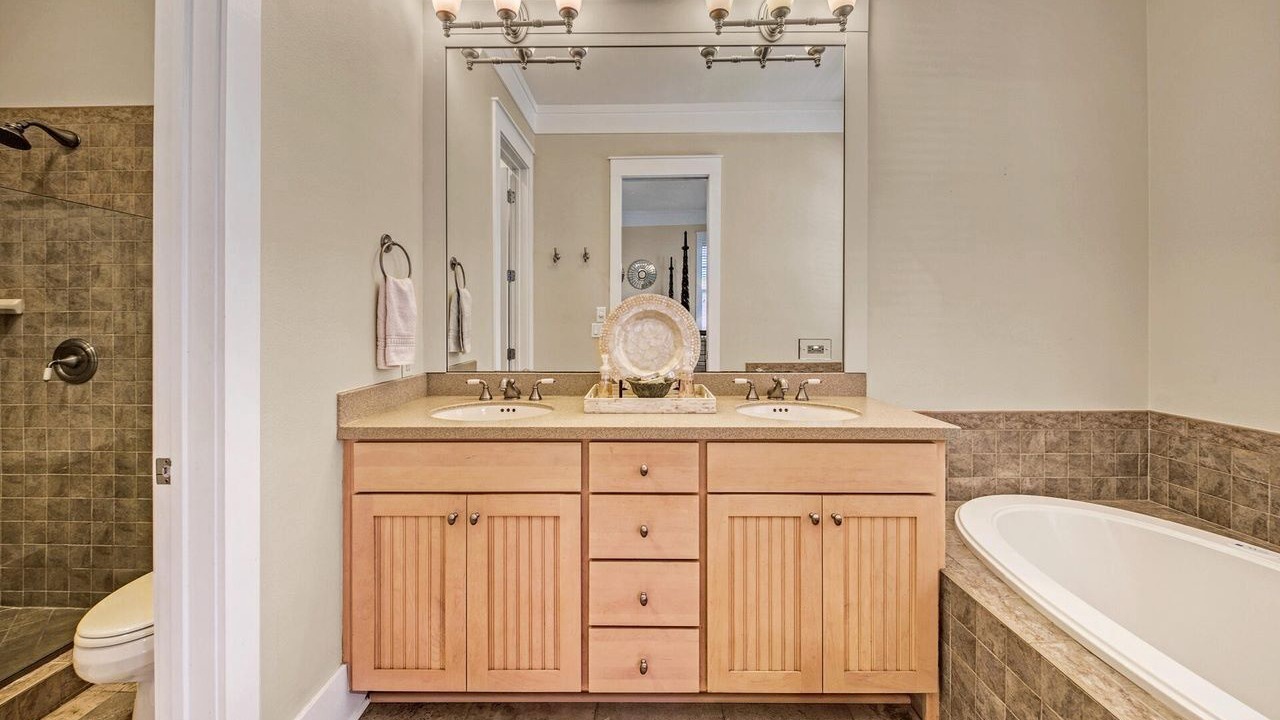 Photo of Bathroom in Laurel Grove