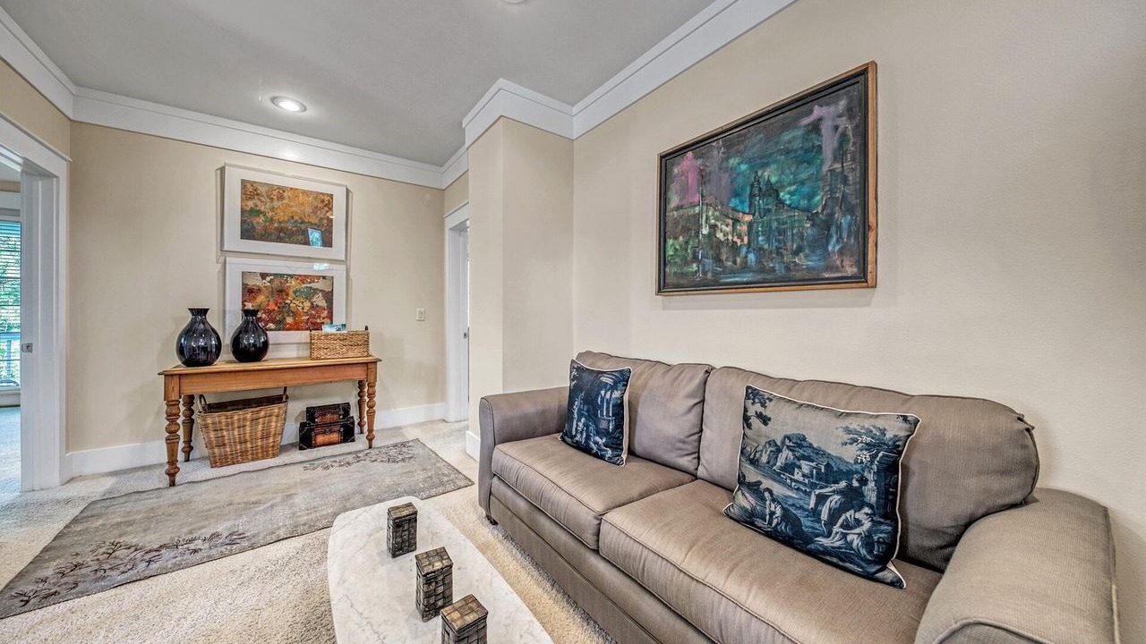 Photo of Livingroom in Laurel Grove
