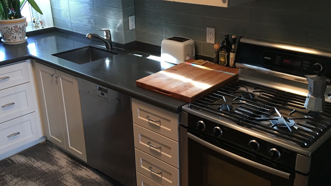 Photo of Kitchen in Yonge and Lawrence